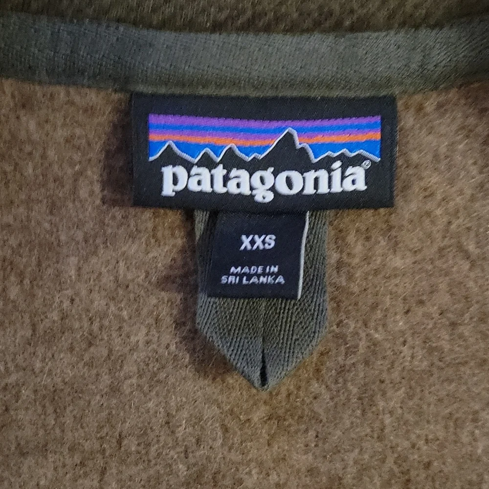 Patagonia Recycled Wool 1/2 Zip Pullover - Picture 3 of 6
